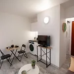 Appartement Stylish With Pool 500 Meters To The