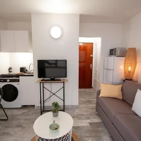 Apartamento Stylish With Pool 500 Meters To The Antibes