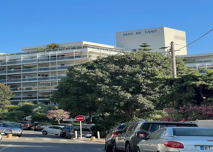 Stylish With Pool 500 Meters To The شقة