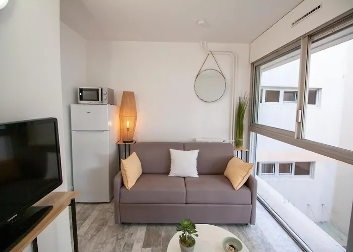 شقة Stylish With Pool 500 Meters To The