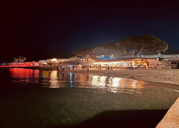 Stylish With Pool 500 Meters To The شقة