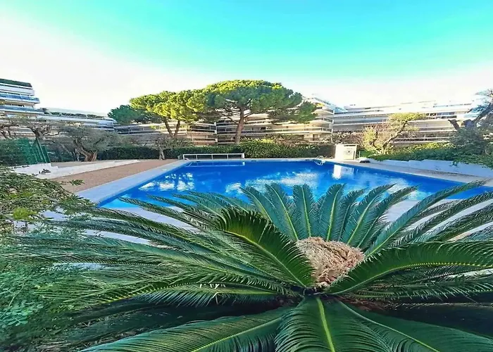 Stylish With Pool 500 Meters To The شقة